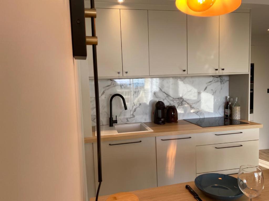 Le Cali, P2 Cabine Dans Une Residence Avec Piscine, Vue Mer Et Parking Prive La Grande-Motte Zewnętrze zdjęcie